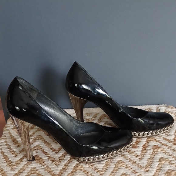 Stuart Weitzman Shoes - Stuart Weitzman Patent Leather Pumps